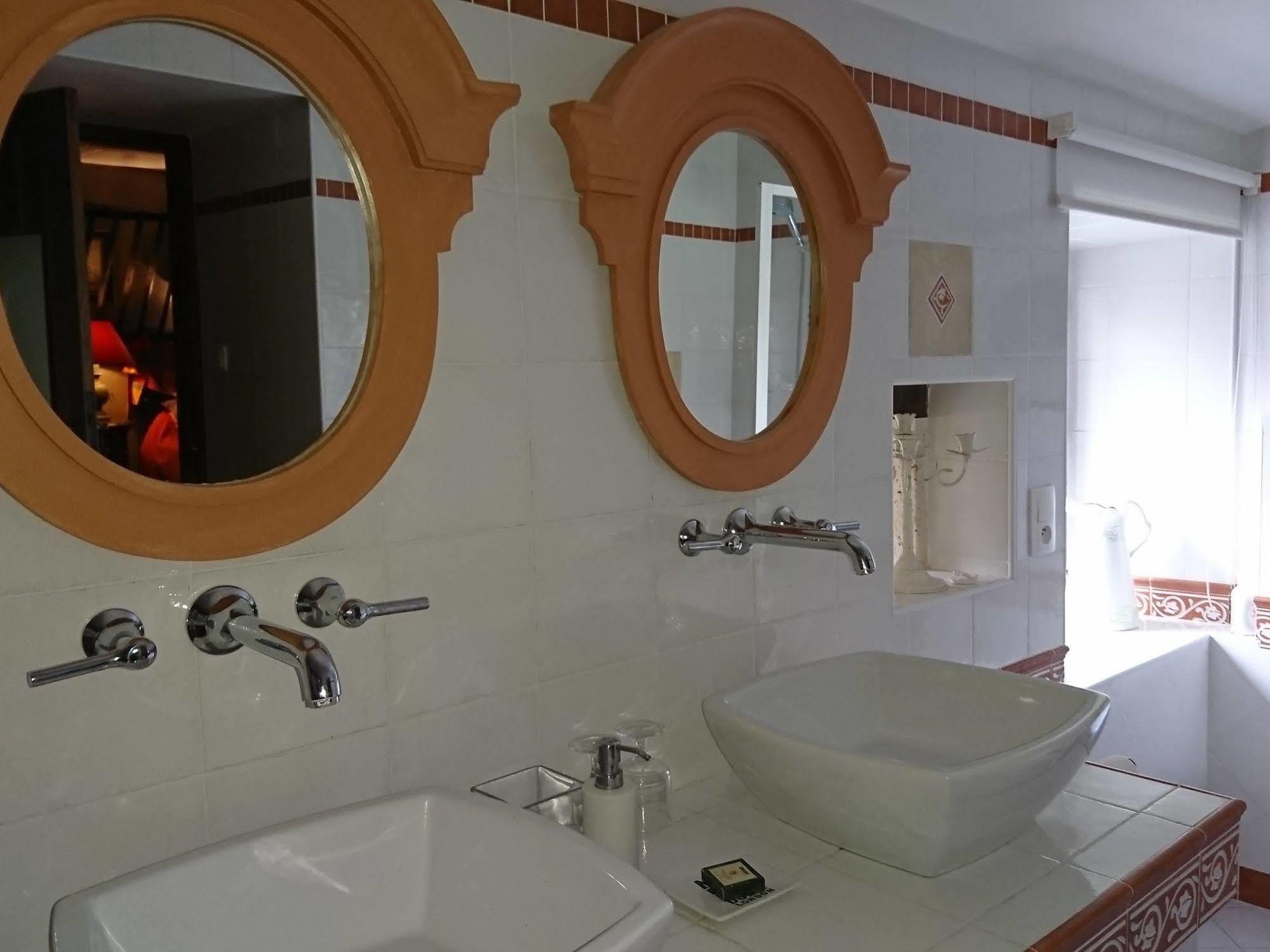 มูแล็ง รูโอด์ Hotel Montboyer ภายนอก รูปภาพ